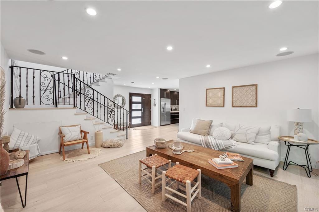 4444 Canoga Ave - Photo 3 of 5