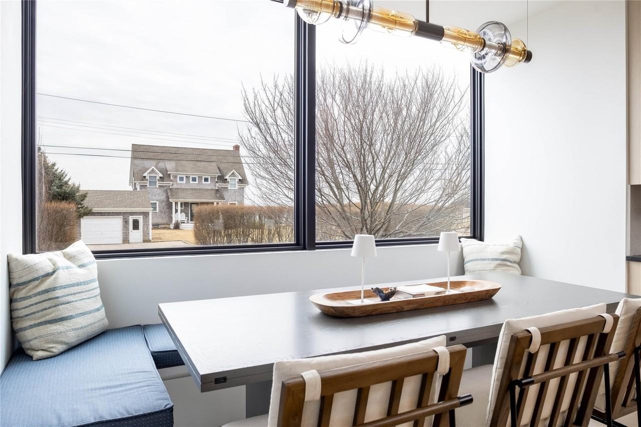 61 Peconic Ave - Photo 4 of 27