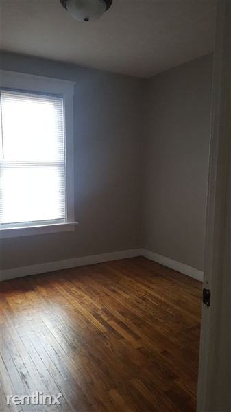 750 Princeton Ave - Photo 3 of 10