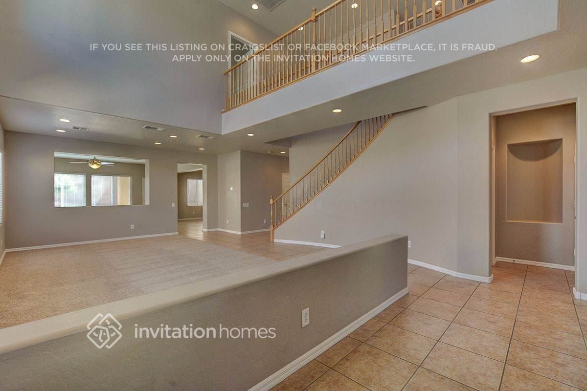 2542 Findlater St - Photo 2 of 20