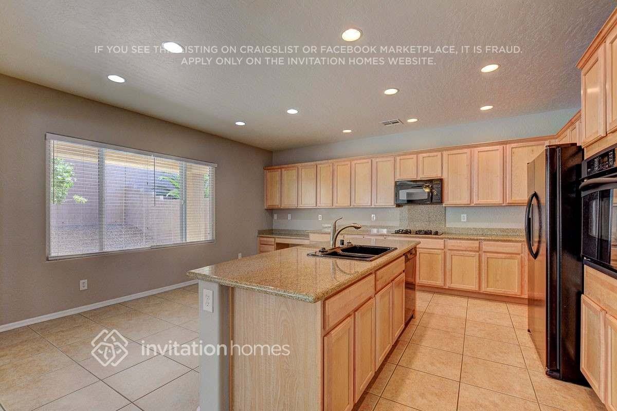 2542 Findlater St - Photo 6 of 20