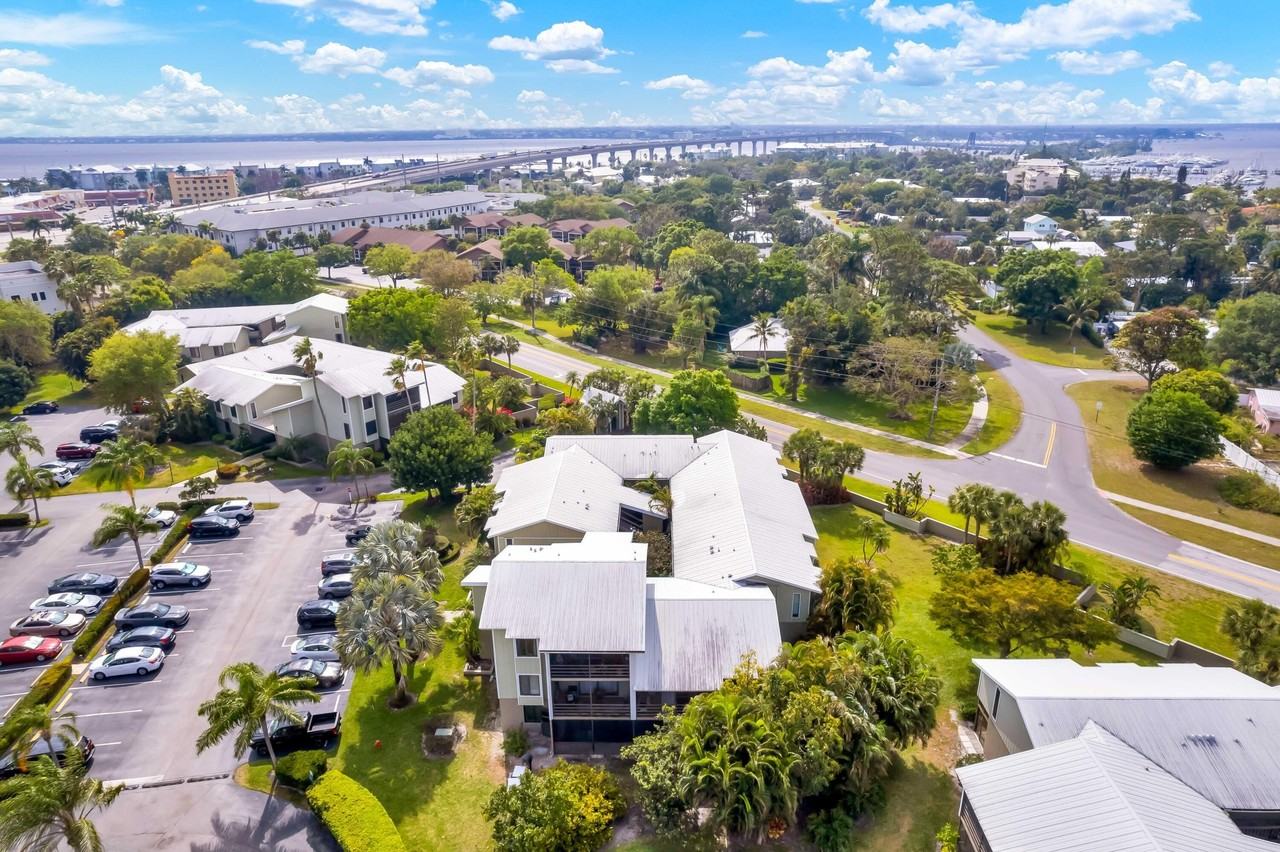 800 Nw Fork Rd #10-11 - Photo 3 of 32