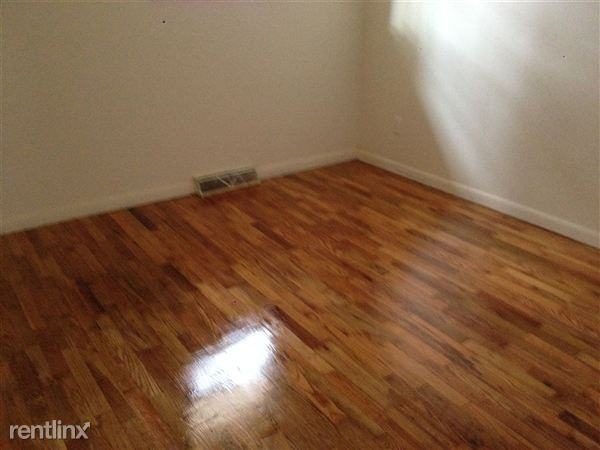 105 W Stark Dr - Photo 3 of 8