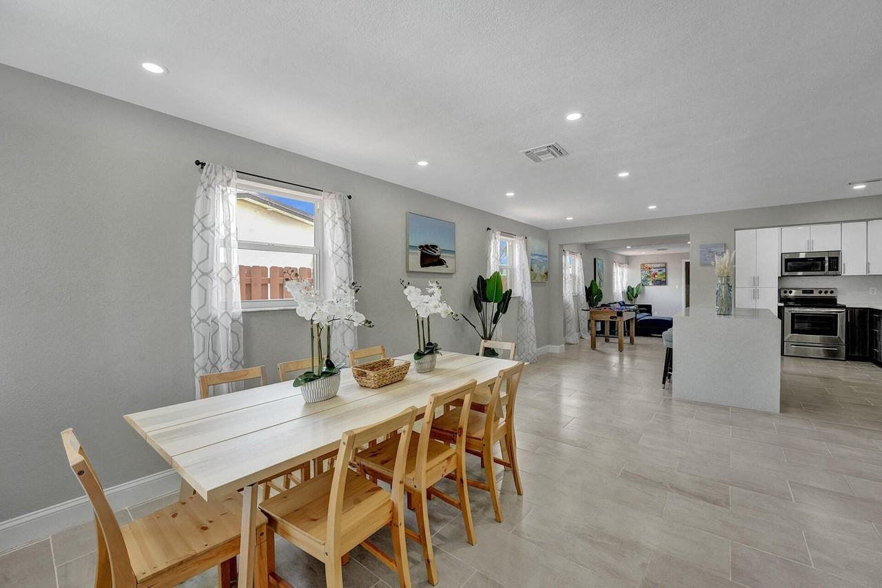 337 Southwest 8th Avenue - Photo 2 of 48