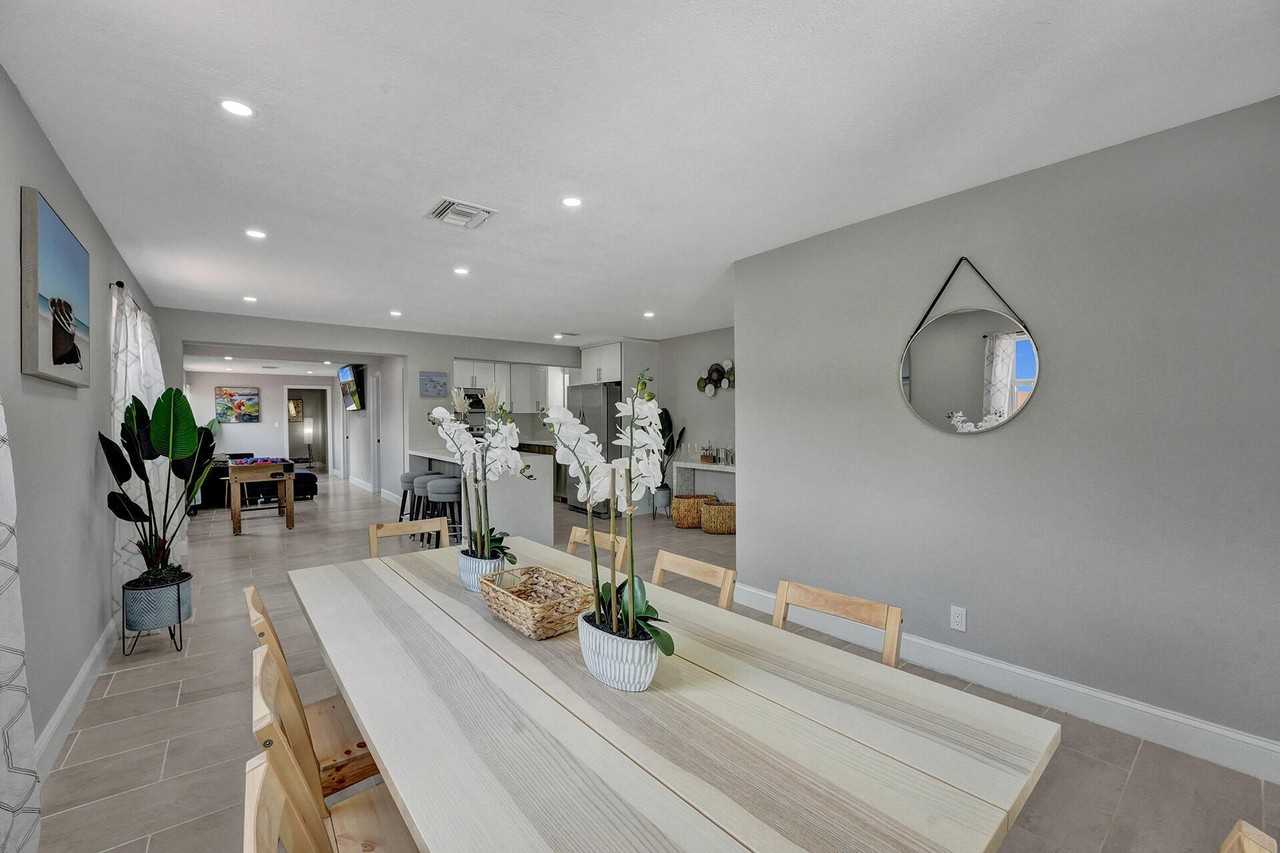 337 Southwest 8th Avenue - Photo 3 of 48