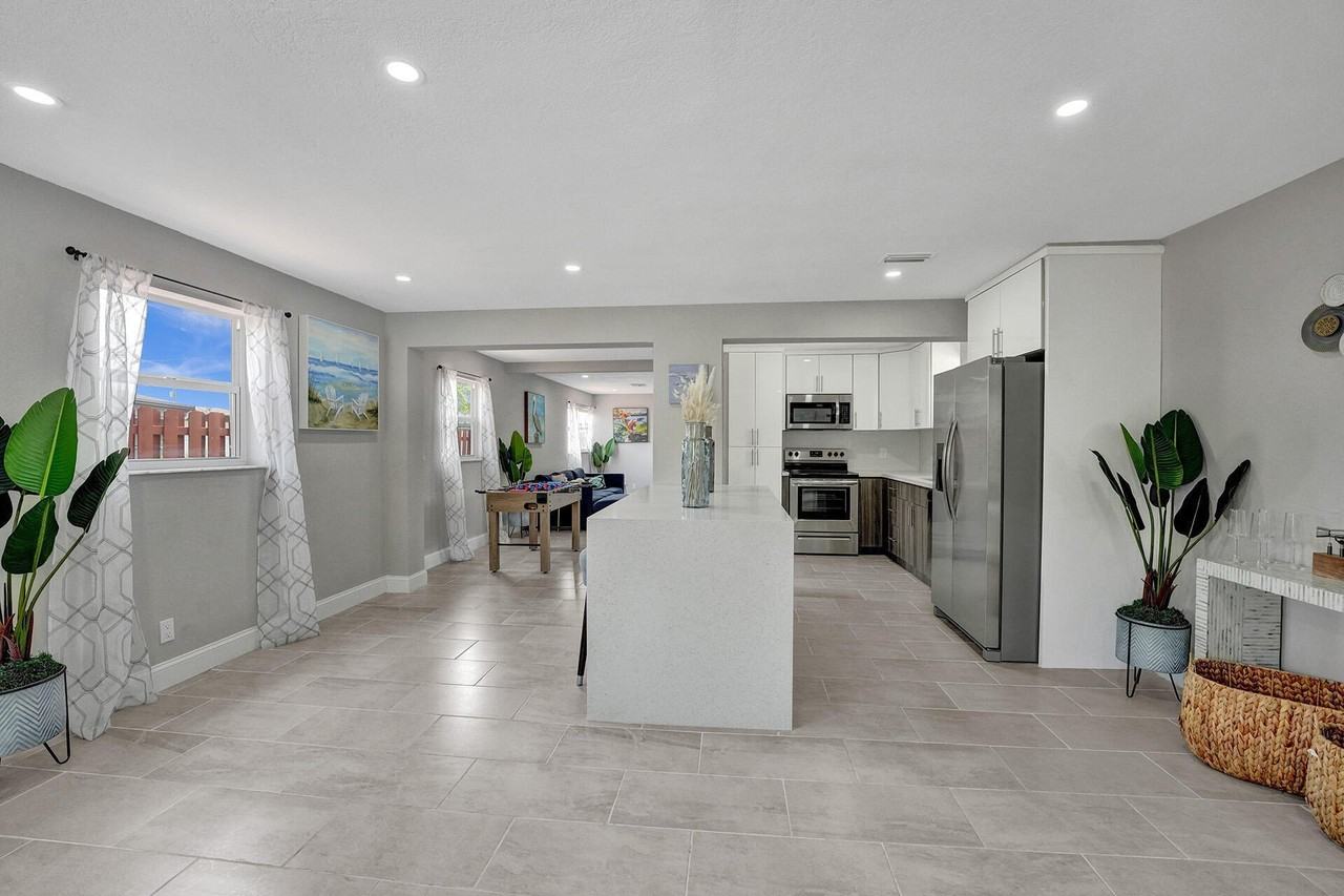 337 Southwest 8th Avenue - Photo 5 of 48