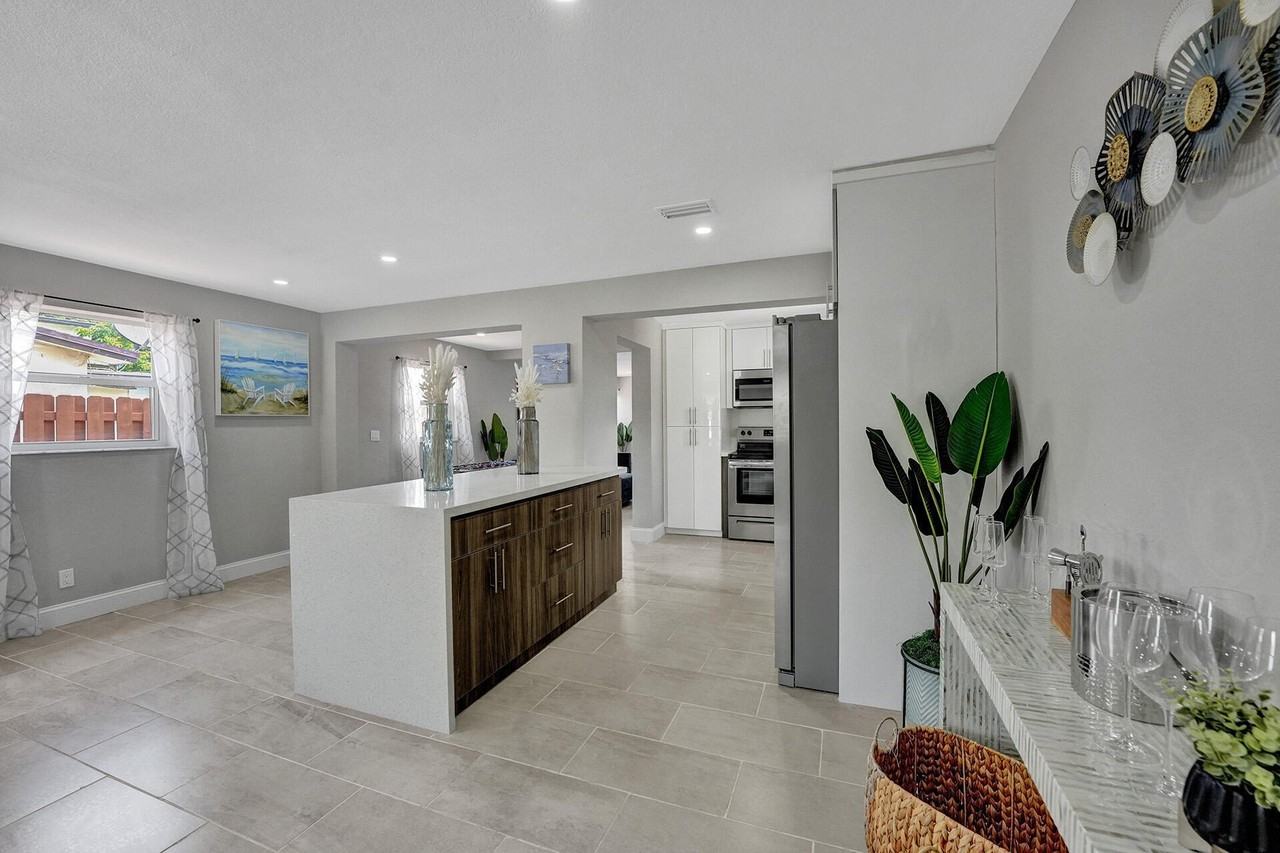 337 Southwest 8th Avenue - Photo 7 of 48