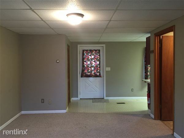 2002 Ashmun St - Photo 3 of 5