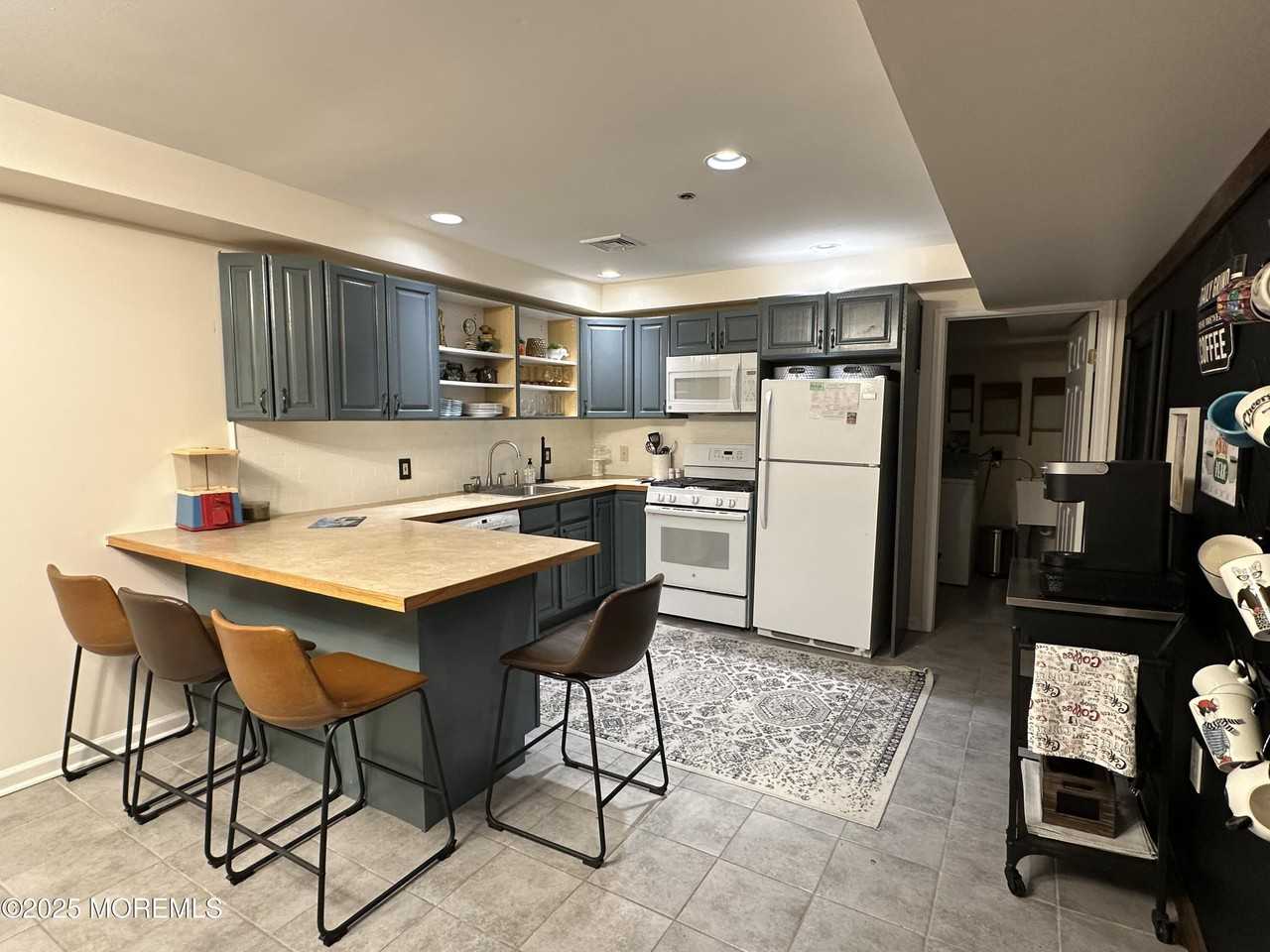 17 Seaview Ave - Photo 3 of 9
