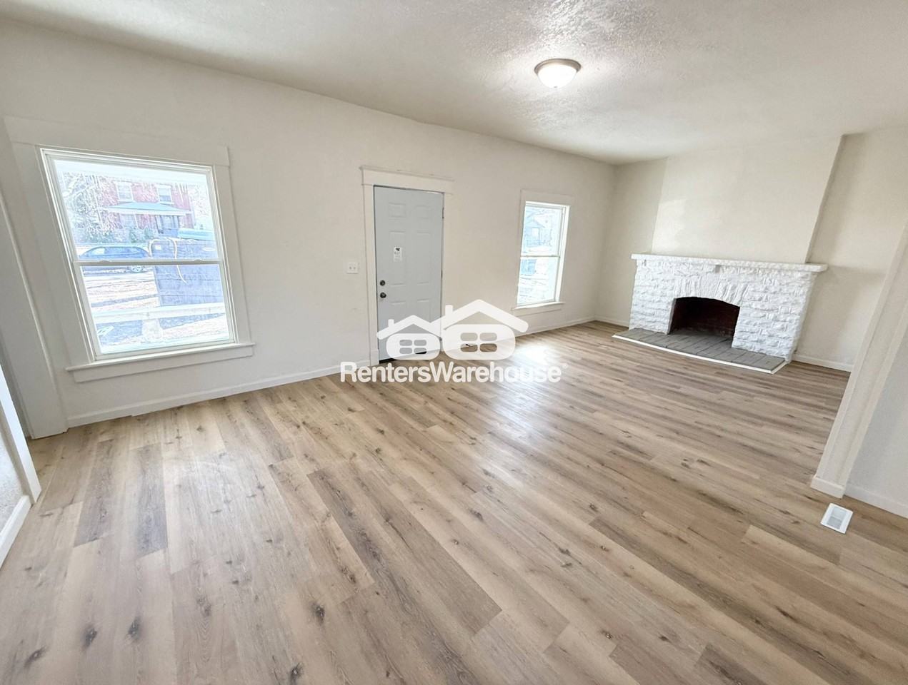 2950 Lockridge Ave - Photo 2 of 21