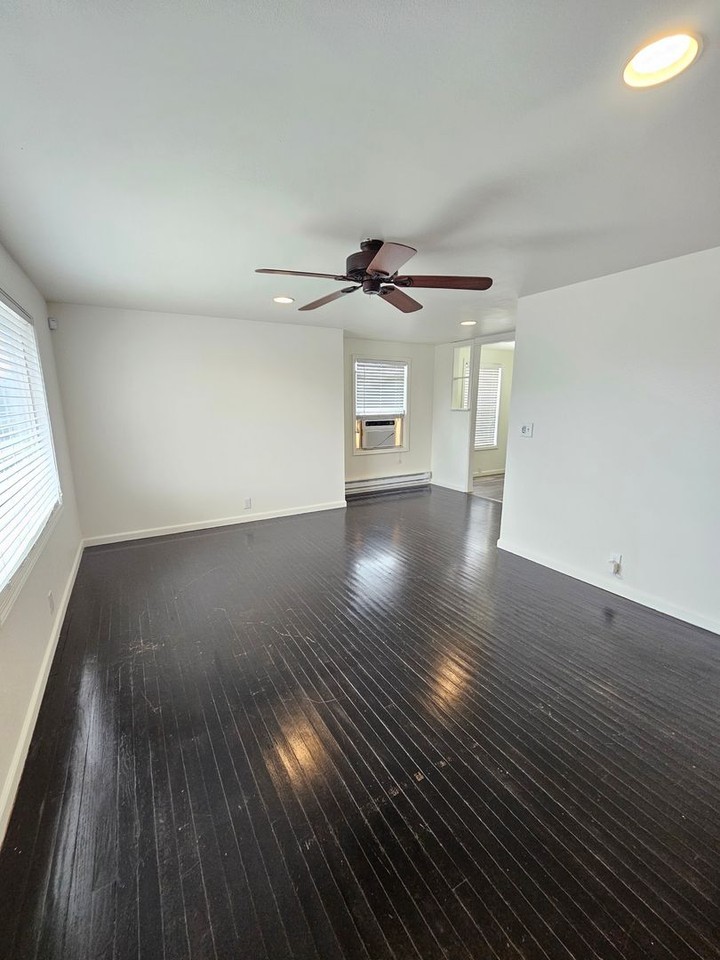 402 W Loop Dr - Photo 7 of 13