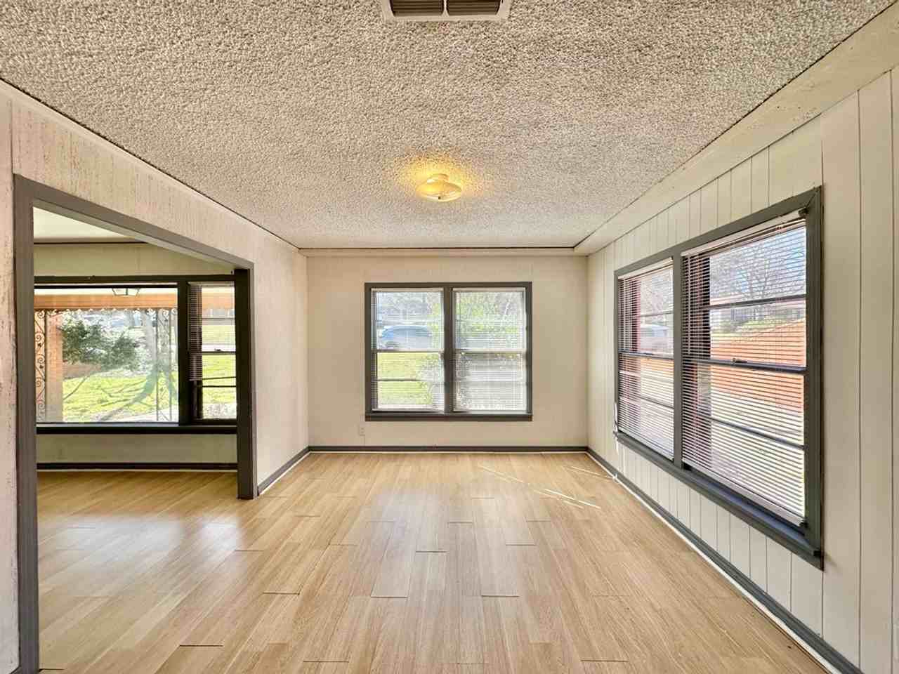 1107 Dogwood St - Photo 7 of 21