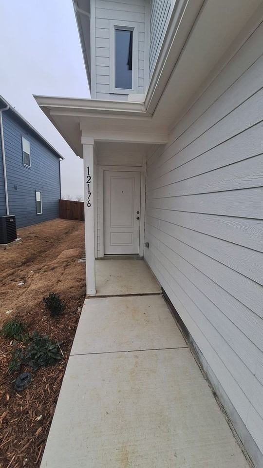 12176 Morgan Dr - Photo 2 of 21