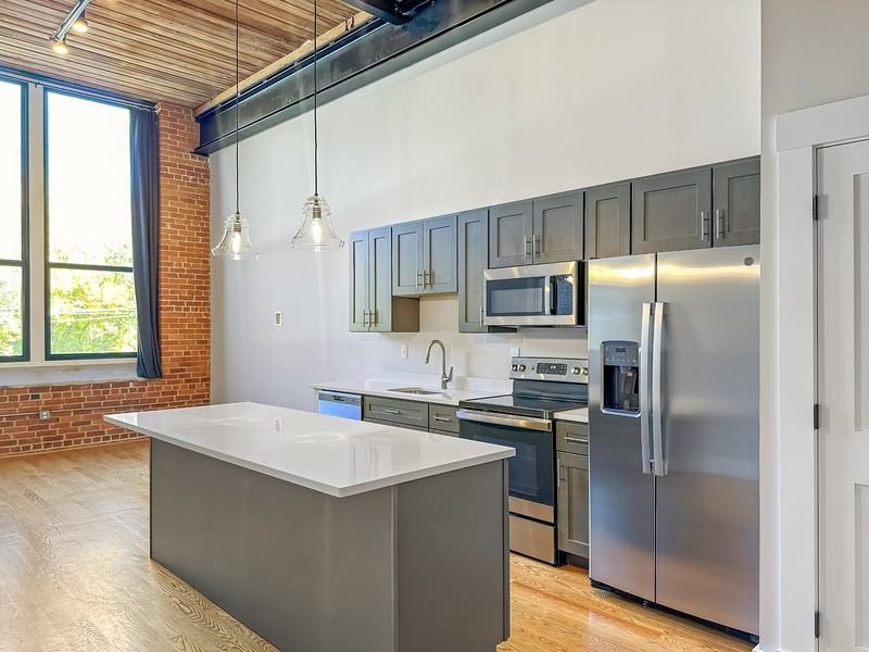 1665 Main St - Photo 5 of 11