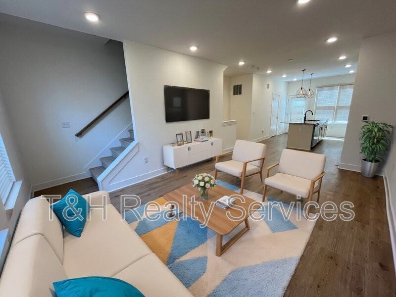 731 Perth Lane - Photo 5 of 37