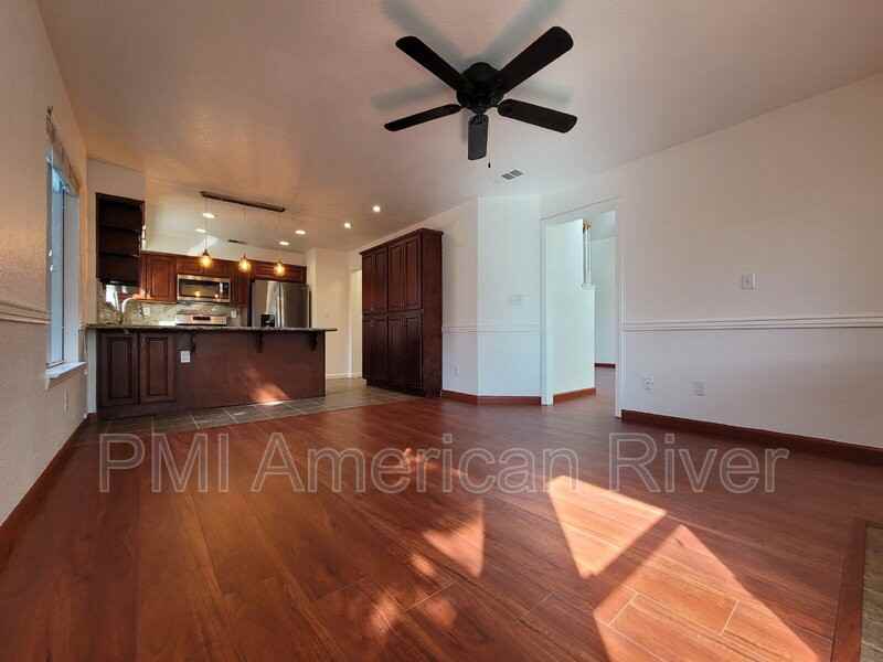 4118 Venice Ct - Photo 5 of 28