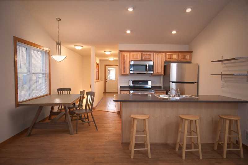 560 Lulu Ln - Photo 2 of 11