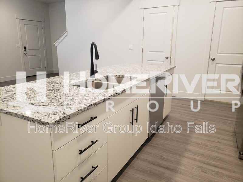 651 Sw #7102 - Photo 3 of 28