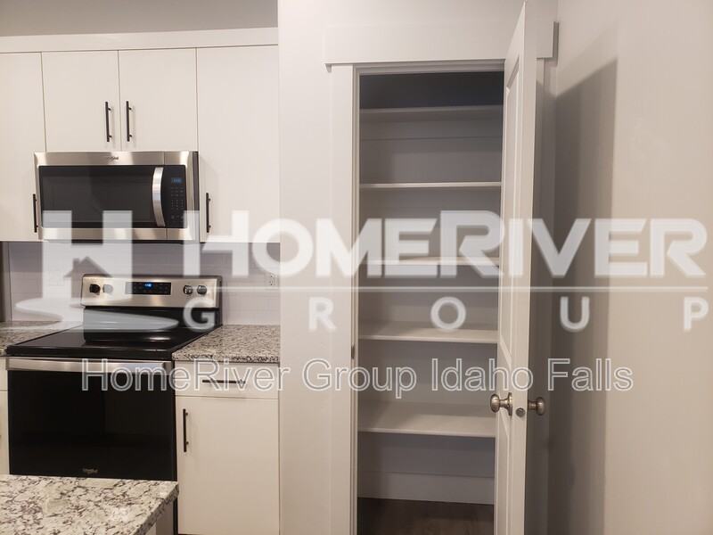 651 Sw #7102 - Photo 5 of 28