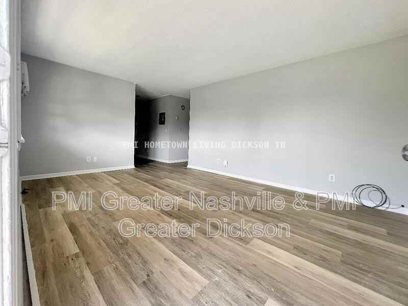 542 Ashe Ave #4 - Photo 4 of 11