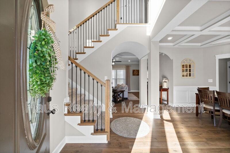 2459 Shadowood Rd - Photo 3 of 33