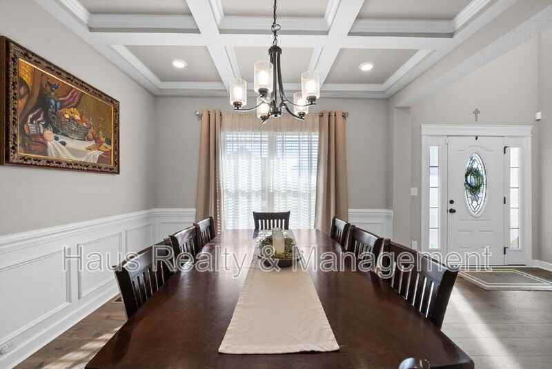 2459 Shadowood Rd - Photo 4 of 33