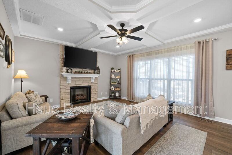 2459 Shadowood Rd - Photo 6 of 33