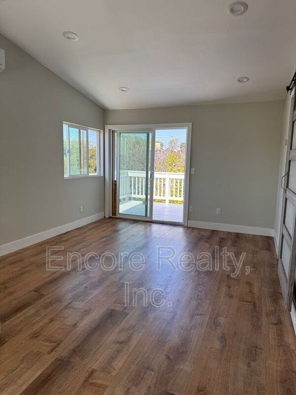 2776 Vista Way - Photo 5 of 10