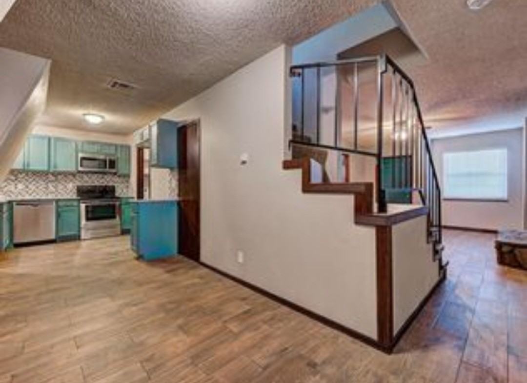 308 Vicksburg Cir #A - Photo 4 of 18