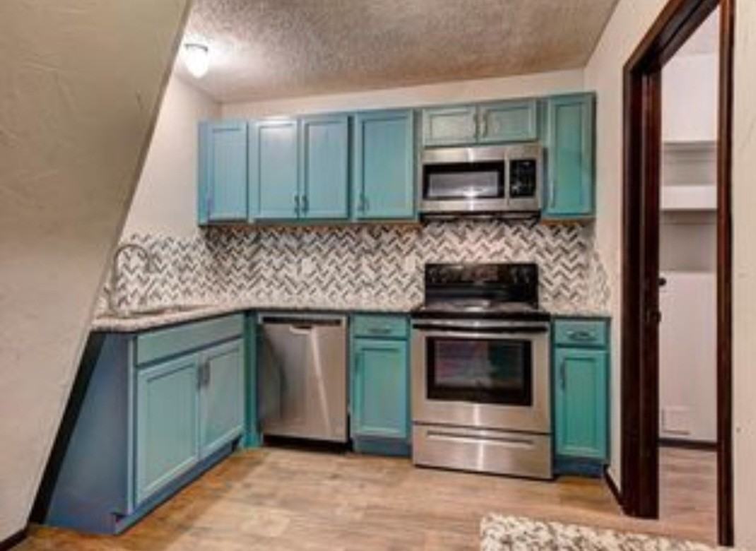 308 Vicksburg Cir #A - Photo 5 of 18