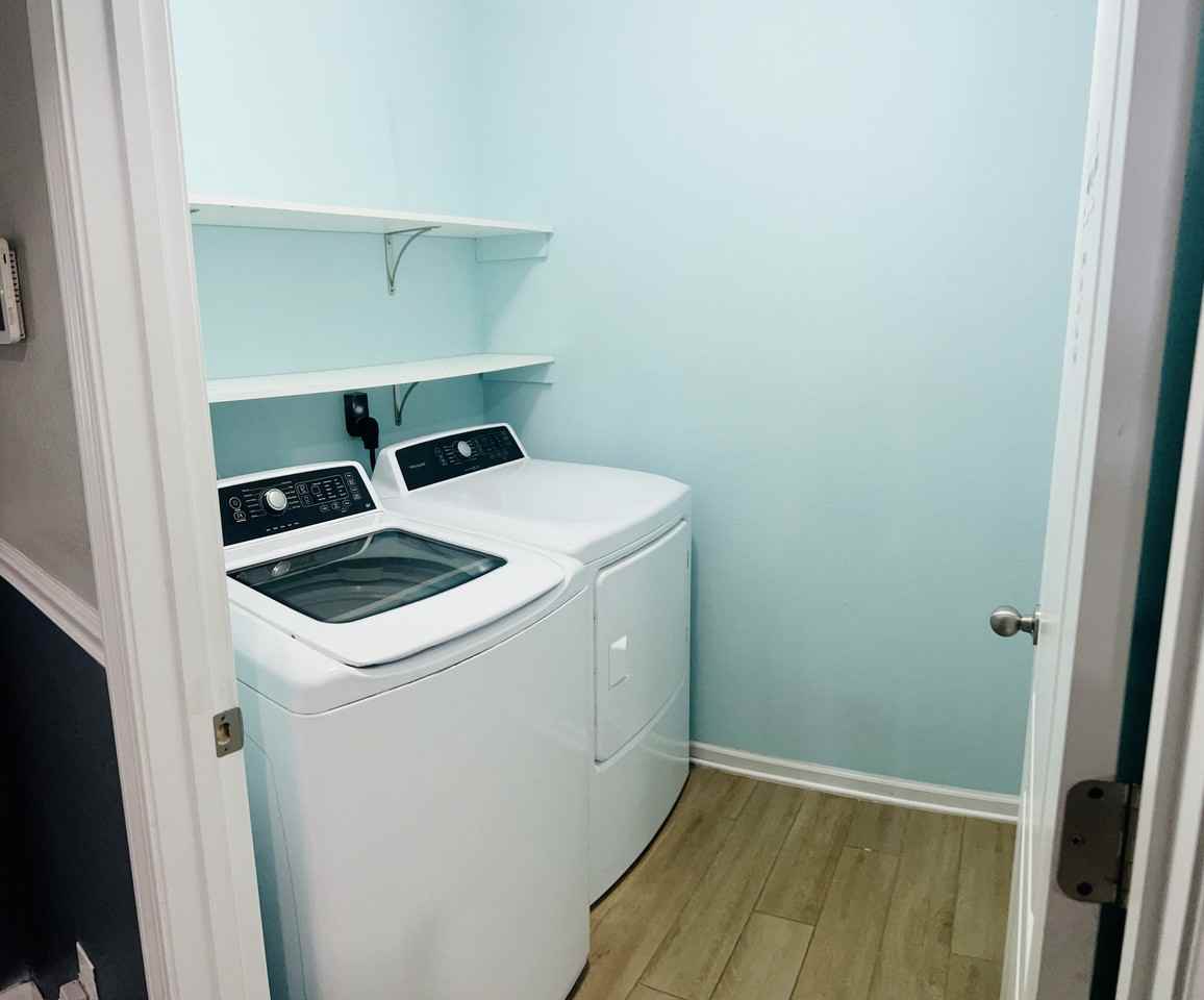 15759 Whitebark Dr - Photo 2 of 5