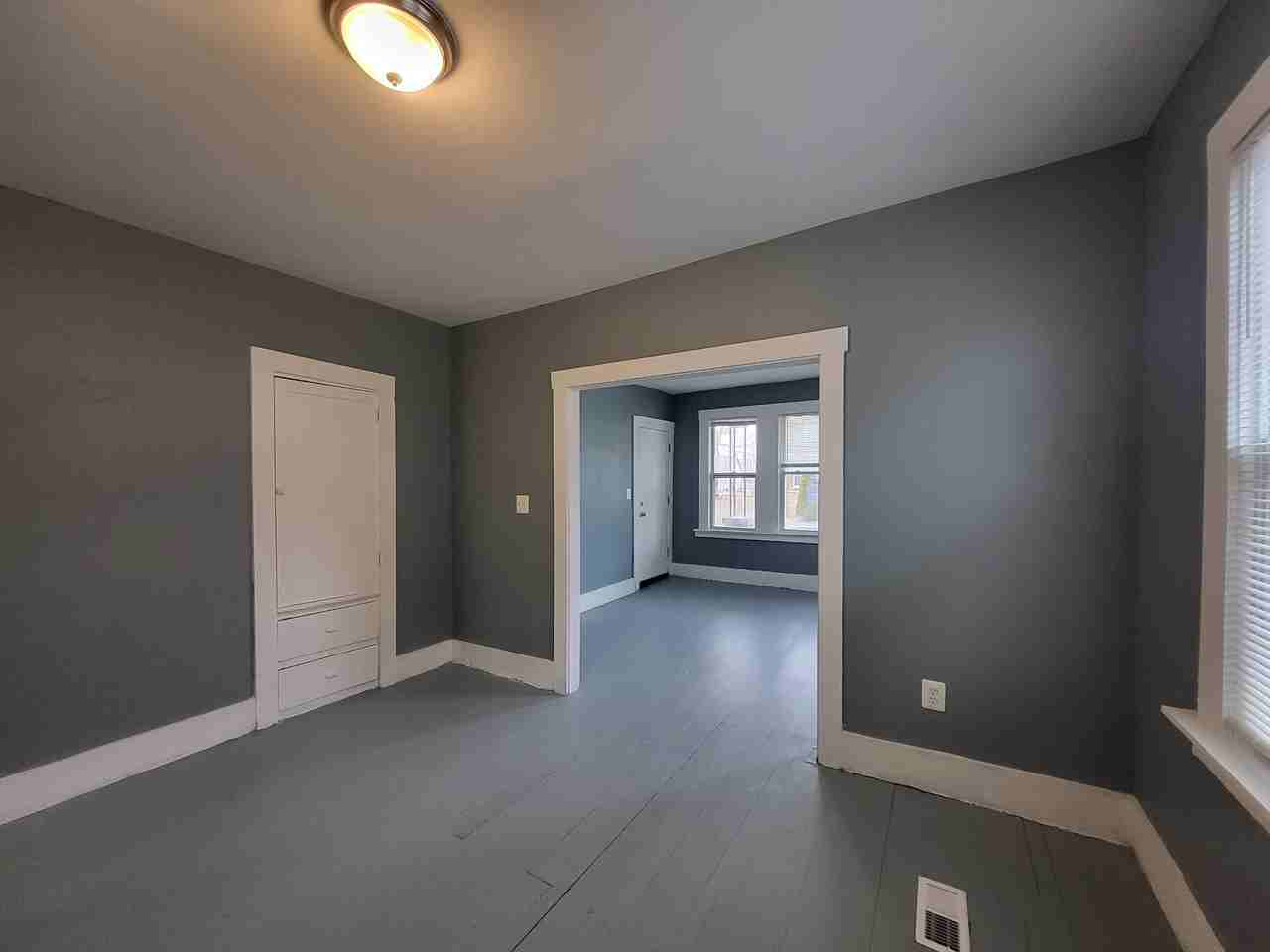 2541 Monterey St - Photo 2 of 7