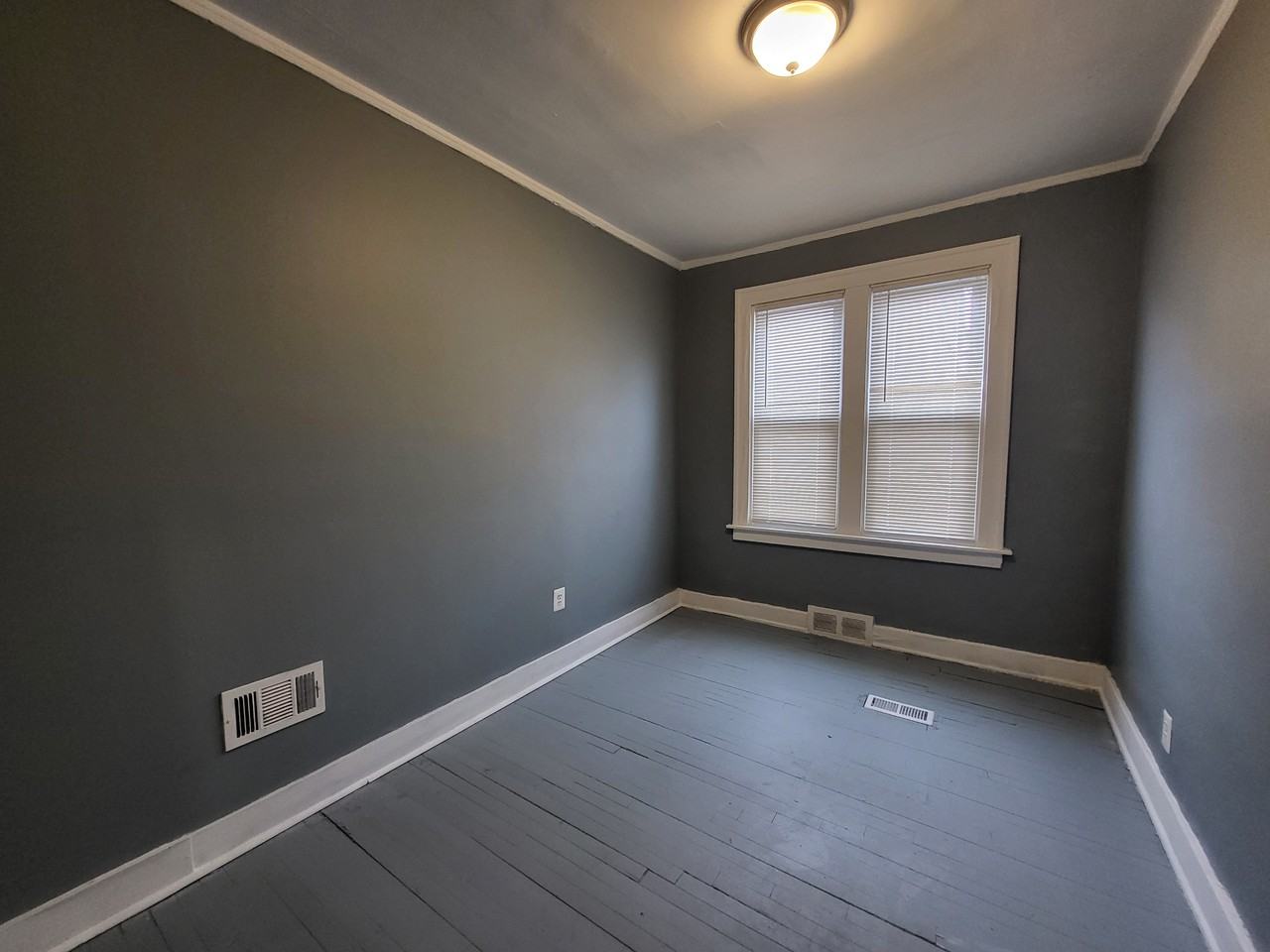 2541 Monterey St - Photo 3 of 7