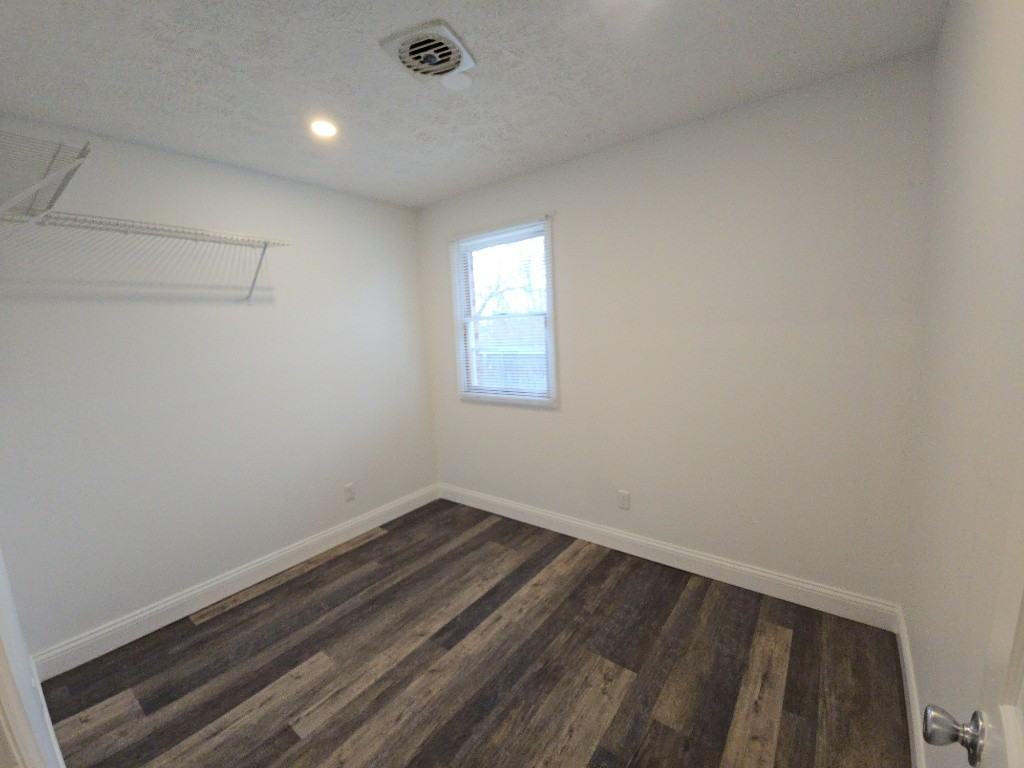 153 Holland Ave - Photo 3 of 10