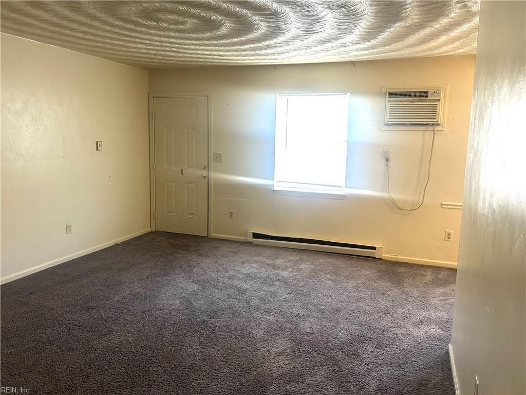 1009 Hannah St - Photo 2 of 14
