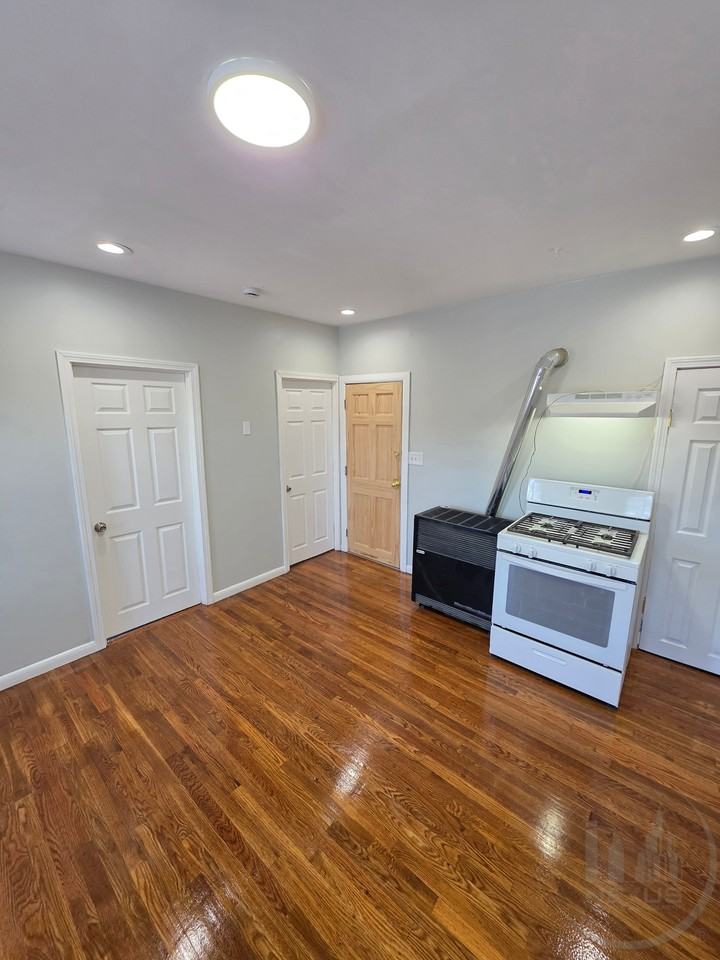 10 Division St - Photo 3 of 11