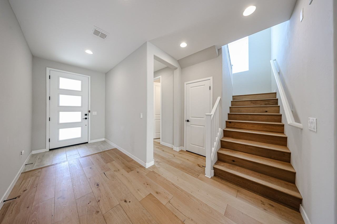1726 W Jeanine Dr - Photo 4 of 50