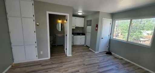 308 Vassar Dr Se - Photo 2 of 23