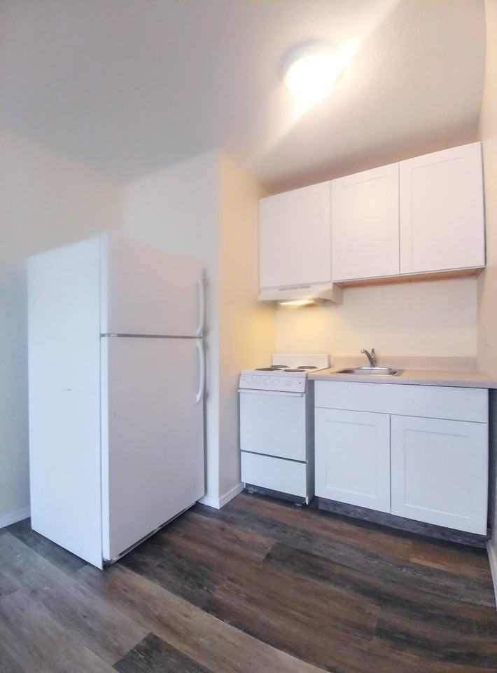 308 Vassar Dr Se - Photo 6 of 23