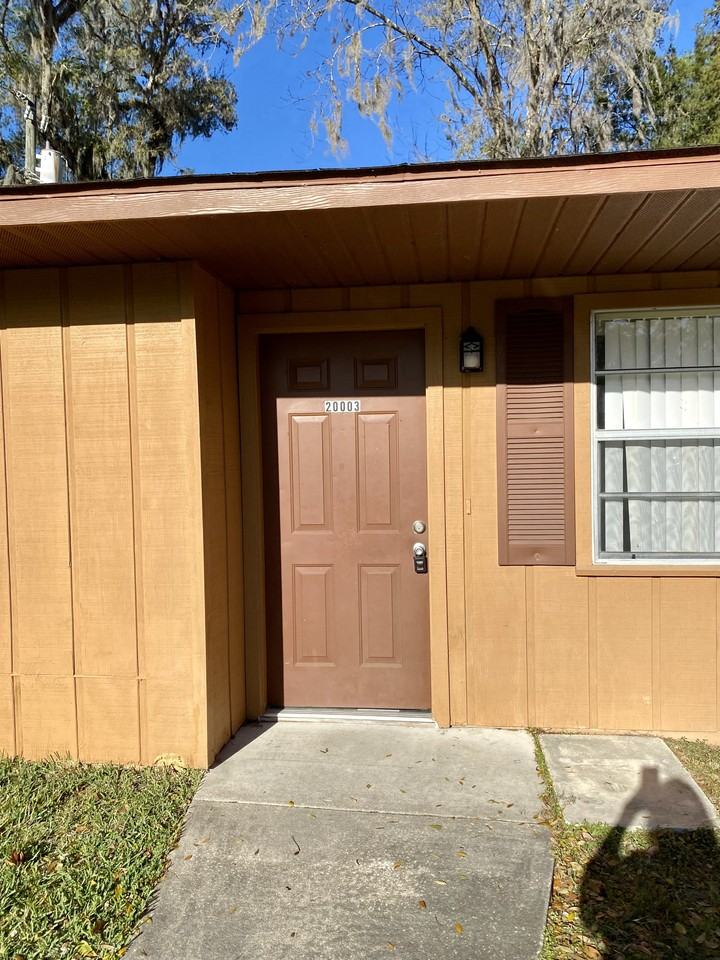 20003 Suncrest Dr - Photo 2 of 16