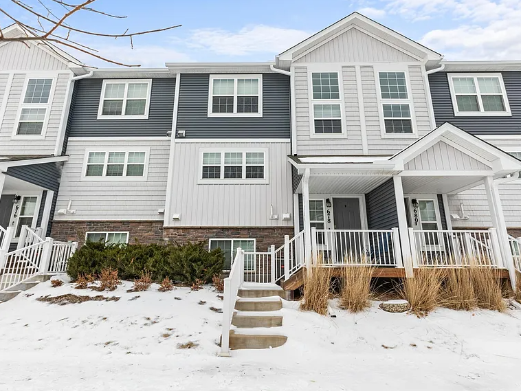 678 Eagle Ct - Photo 2 of 22