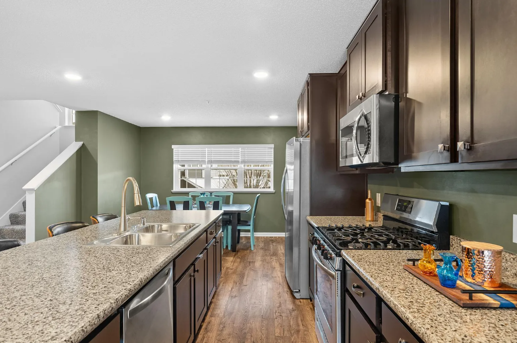 678 Eagle Ct - Photo 7 of 22