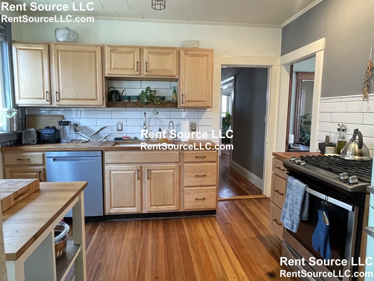 6 Clayton Ave - Photo 2 of 22