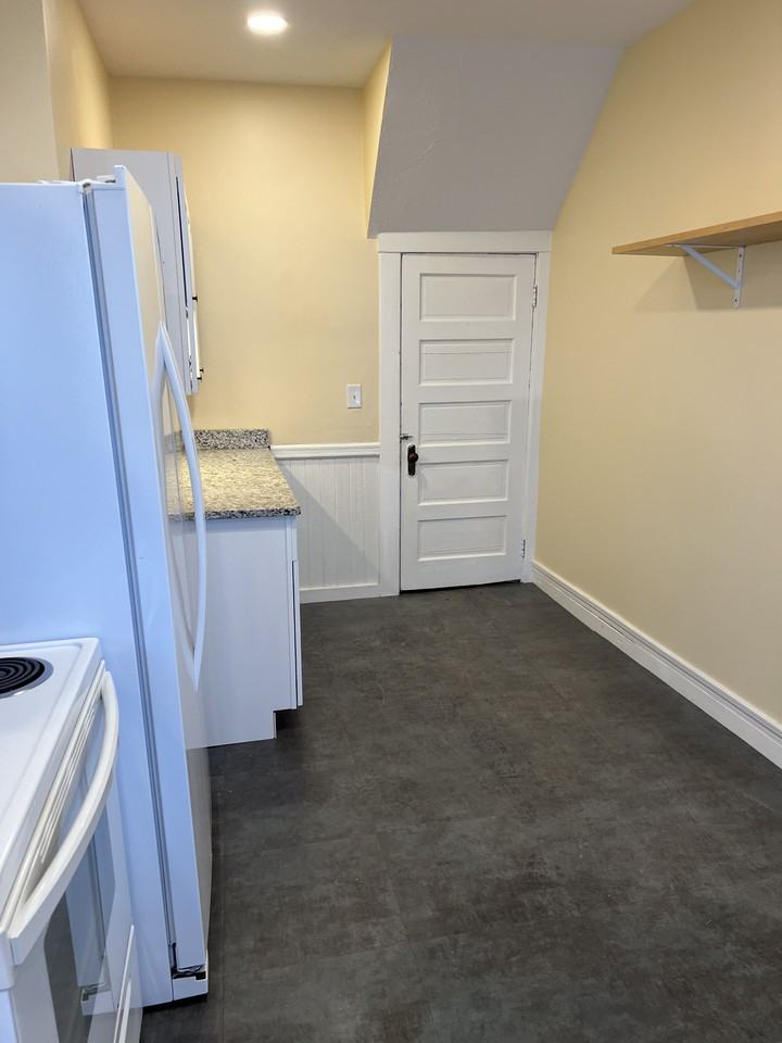 32 Pine St #32 - Photo 6 of 16