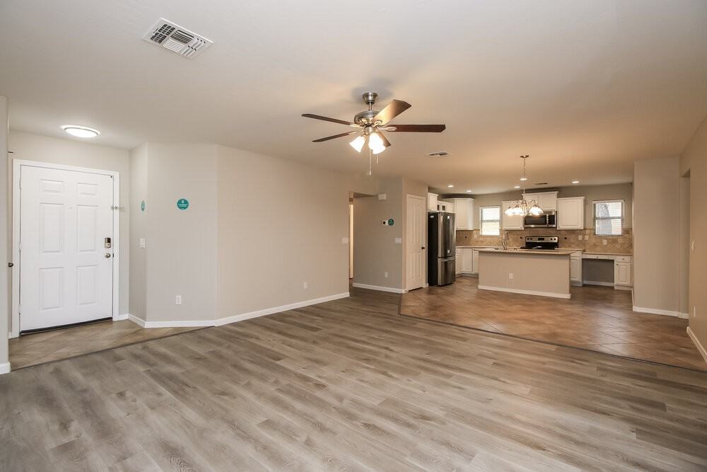 32830 N Sandstone Dr - Photo 6 of 16