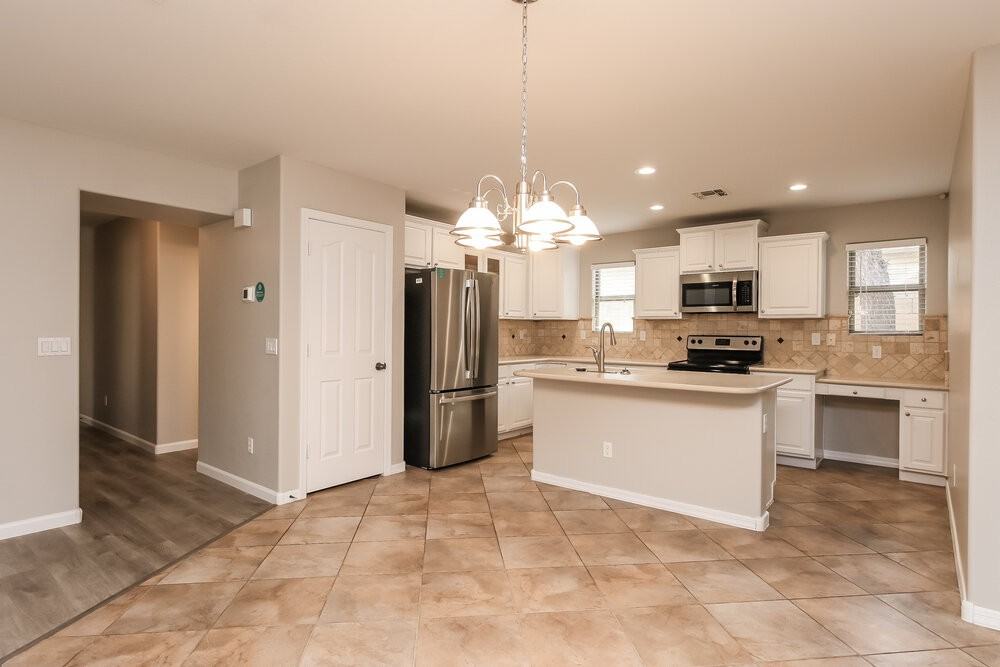 32830 N Sandstone Dr - Photo 7 of 16