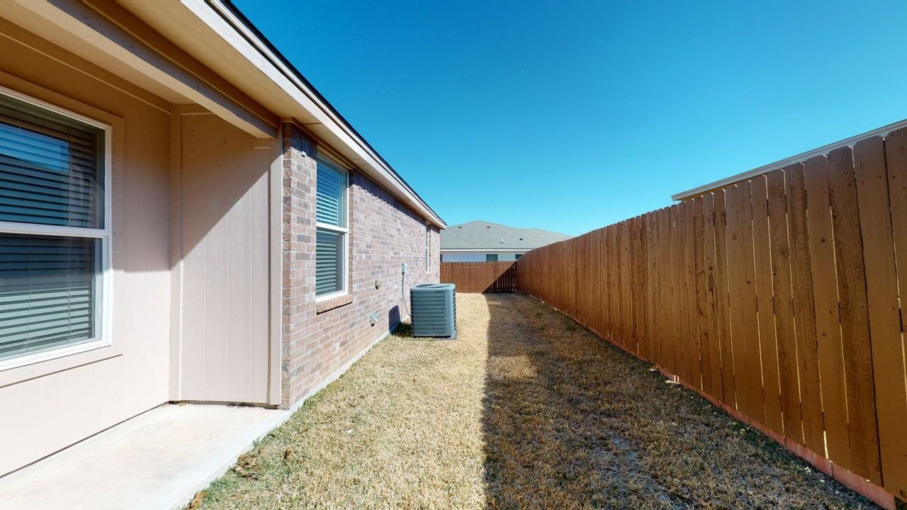 1705 Aztec Trce #B - Photo 2 of 22
