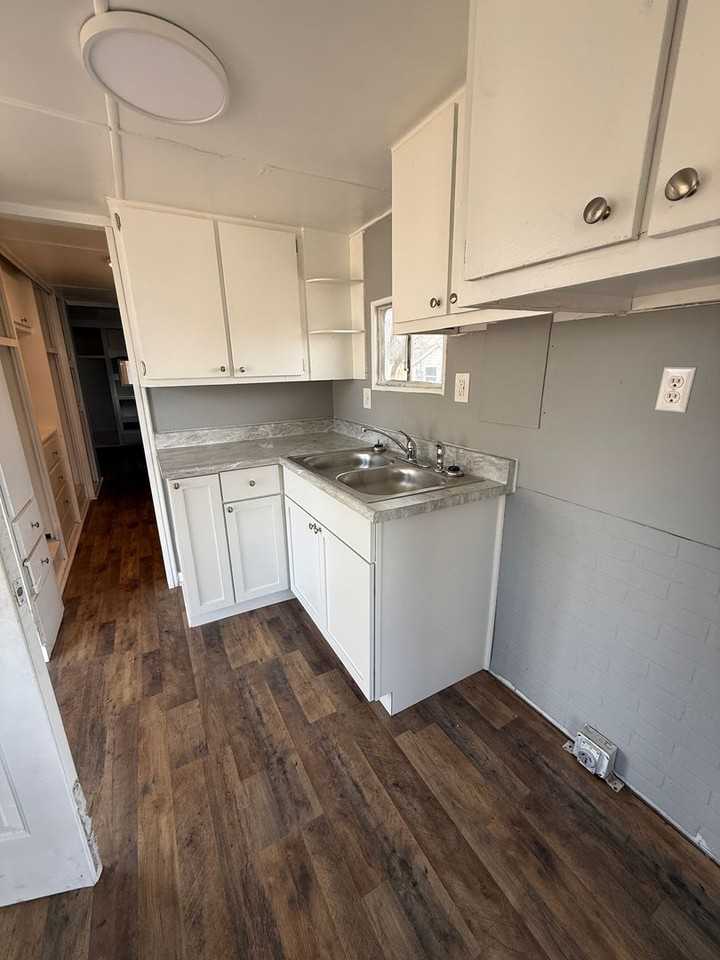 111 E Division St - Photo 5 of 11