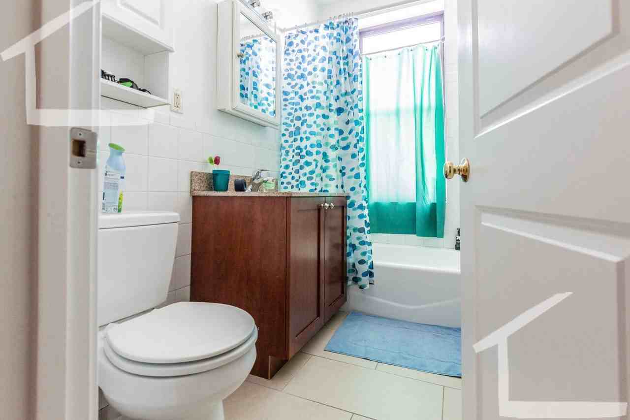 1324 Commonwealth Ave - Photo 2 of 11