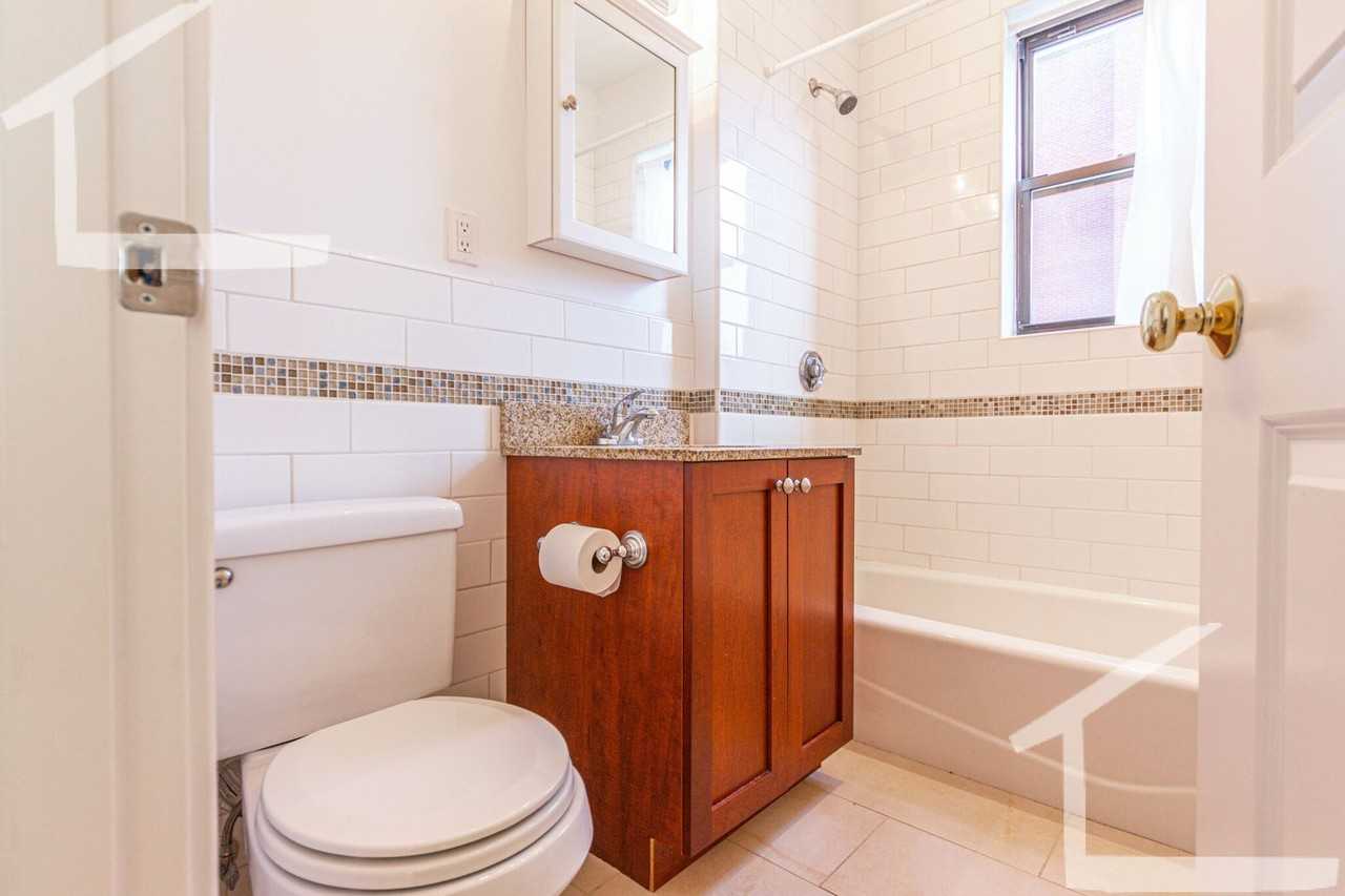 1332 Commonwealth Ave - Photo 3 of 8